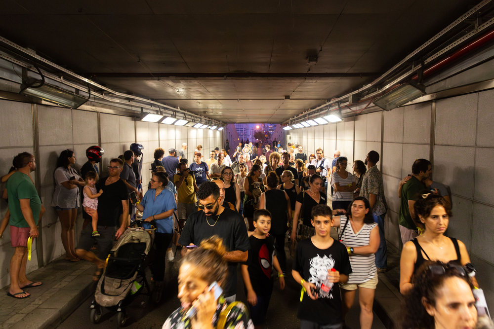 Tel Aviv, Israel - October 28, 2023 - Israeli civilians rushing into public shelters as the sirens go off during the ongoing Hamas-Israel war which started on October 7.